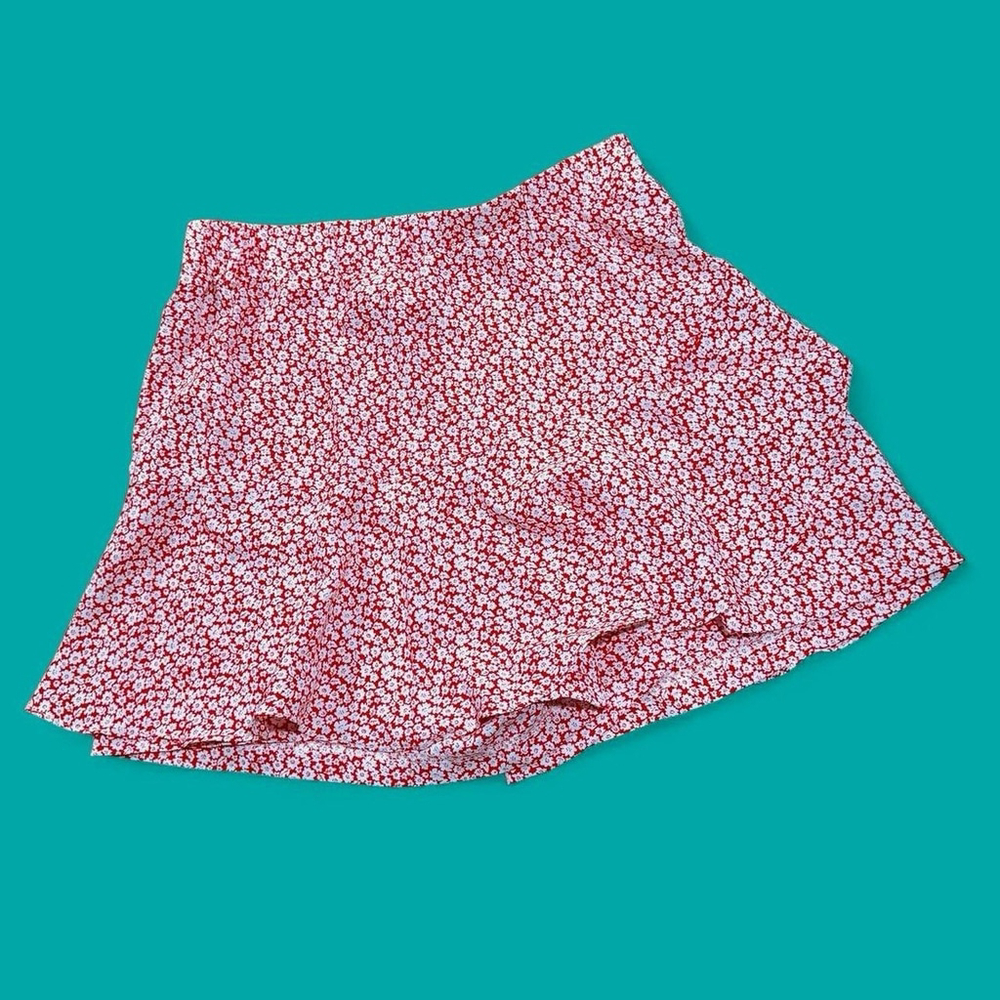 SHE + SKY Red White Floral Skort Women’s Medium Flowy Mini Shorts Skirt
